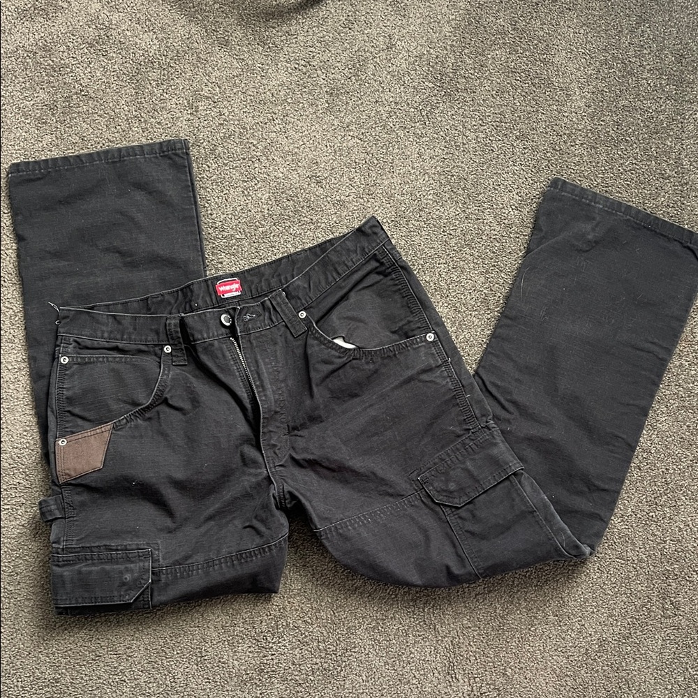 Wrangler’s Men's Black Cargo Work Pants